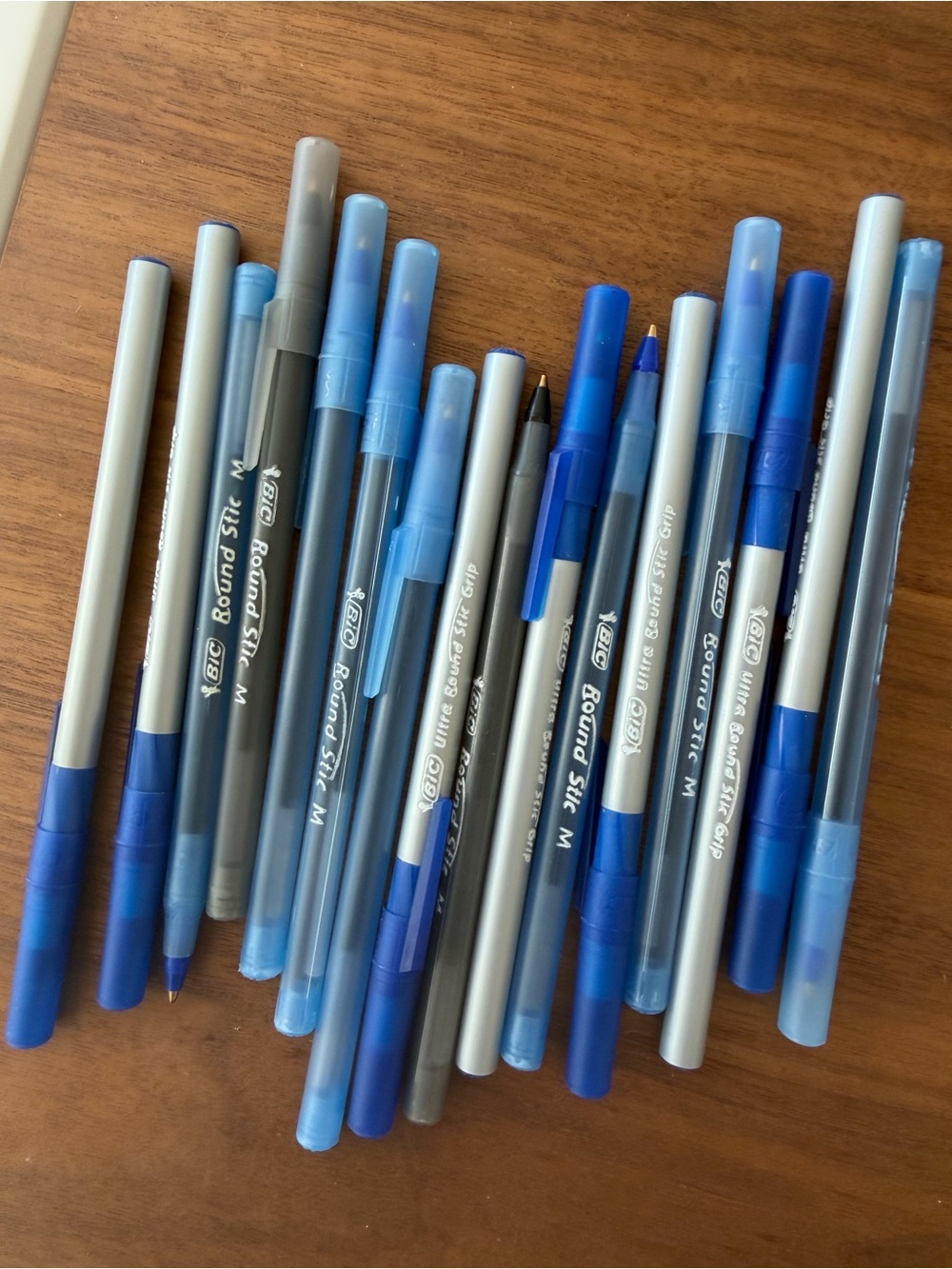 🗽Assorted BIC Round Stic Pens
